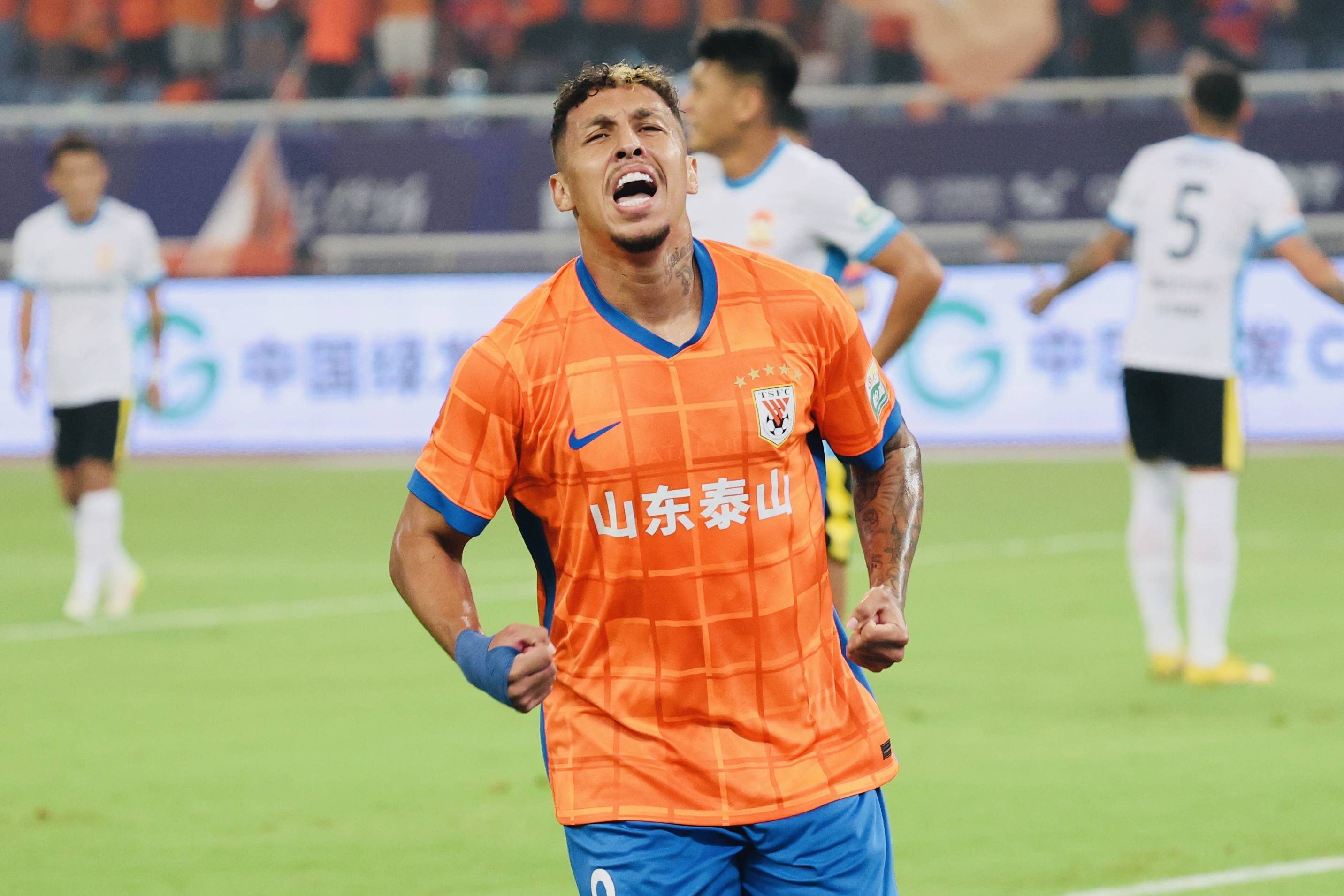 山东泰山主场逼平青岛黄海,互不相让的简单介绍 山东泰山主场逼平青岛黄海,互不相让的简单介绍