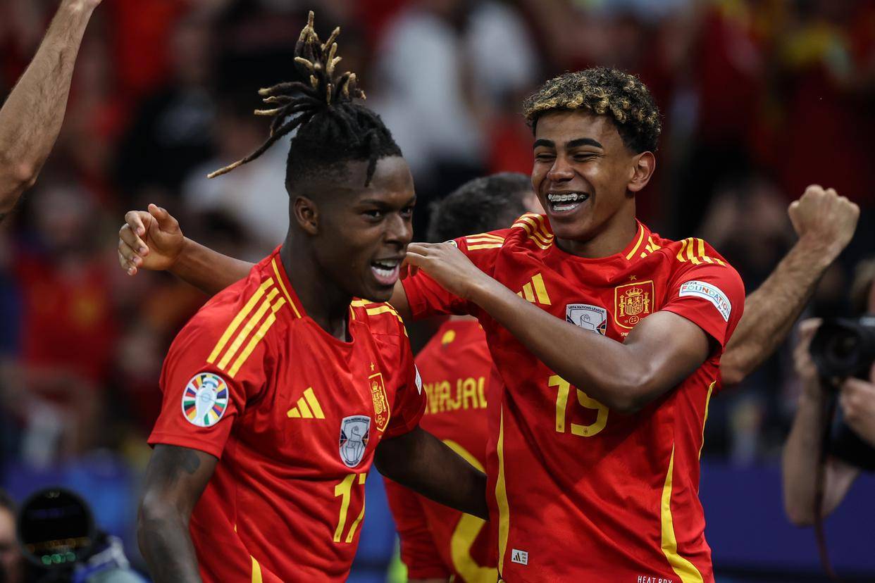 西班牙队取得惊人表现,晋级欧洲国家杯 西班牙队取得惊人表现,晋级欧洲国家杯