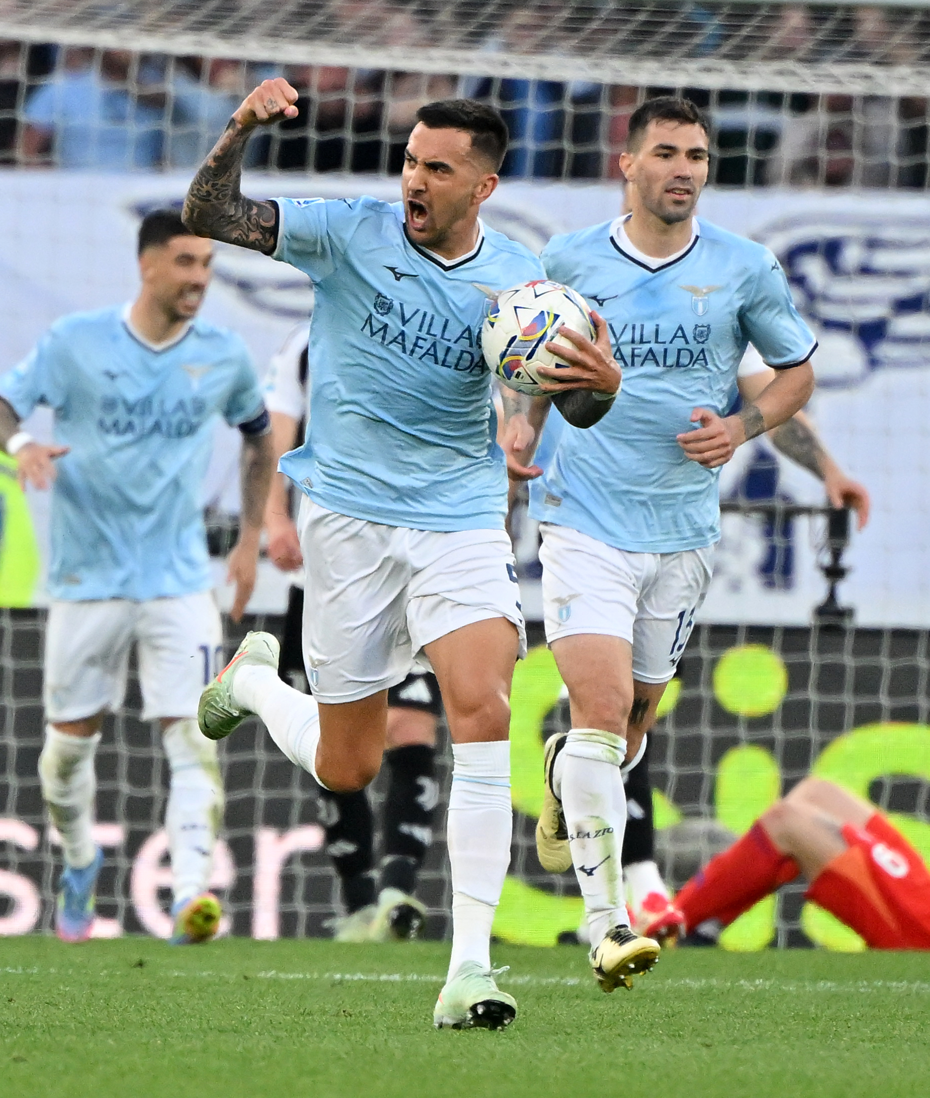 包含尤文图斯战胜拉齐奥,继续榜首之路的词条 包含尤文图斯战胜拉齐奥,继续榜首之路的词条