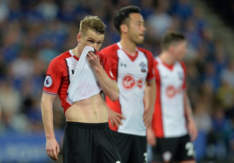 包含斯旺西惨遭逆转，主教练怒吼指挥！的词条