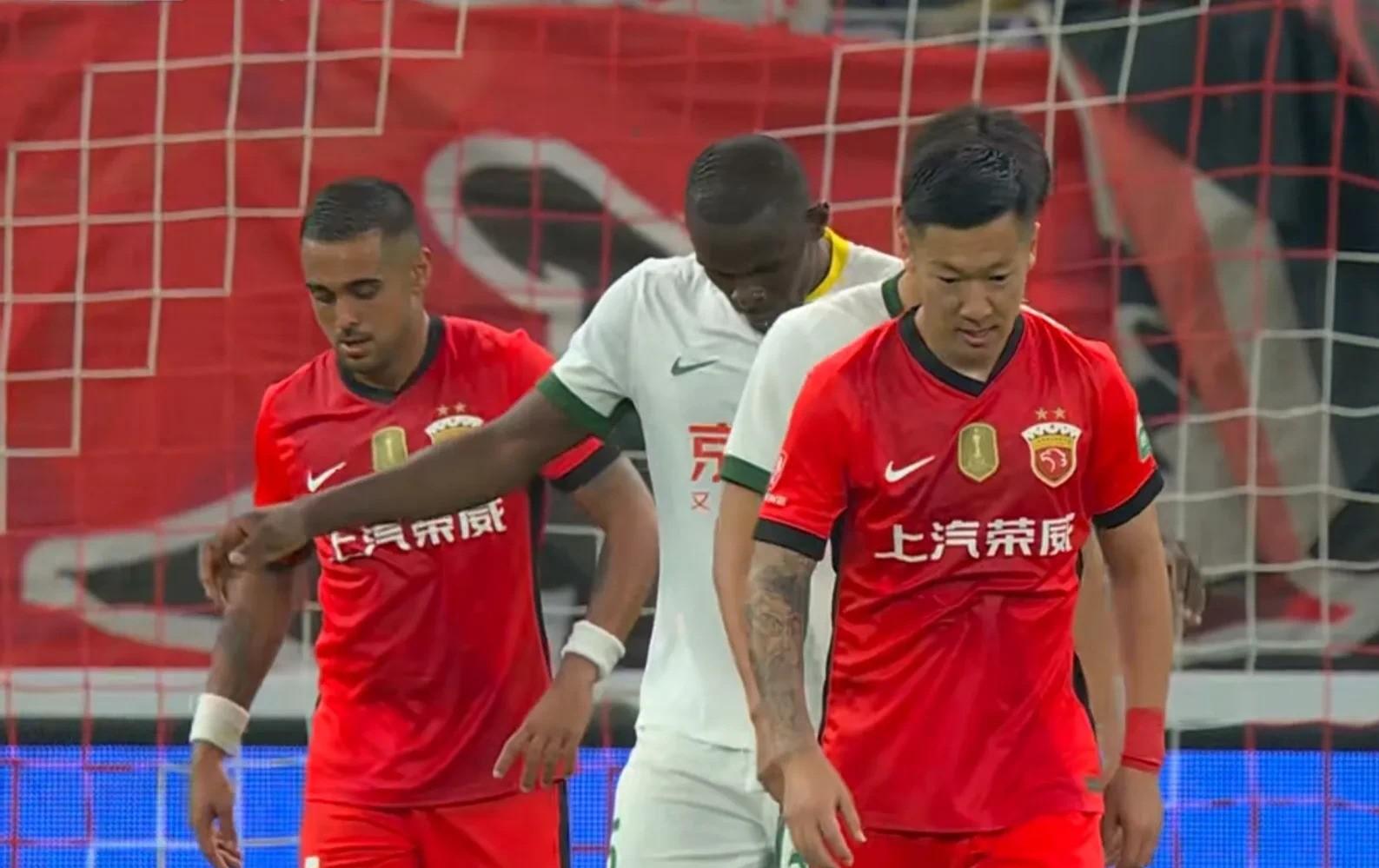 上港队迎来关键战役备受关注 上港队迎来关键战役备受关注