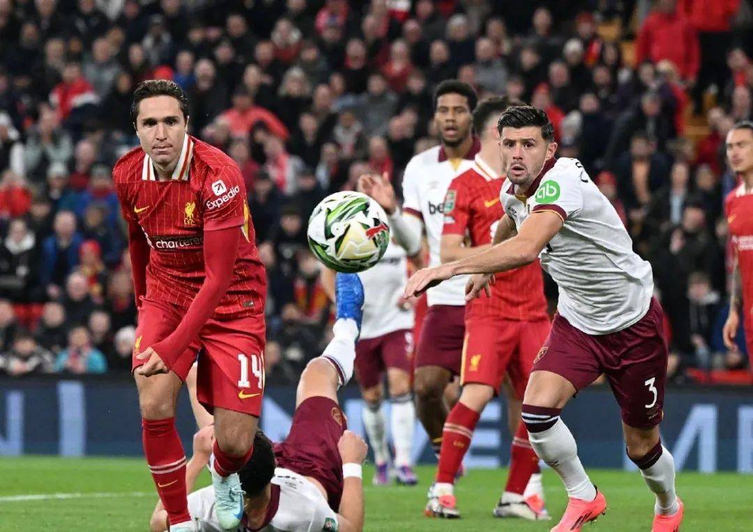 包含利物浦对阵尤文图斯，赛事紧张刺激的词条