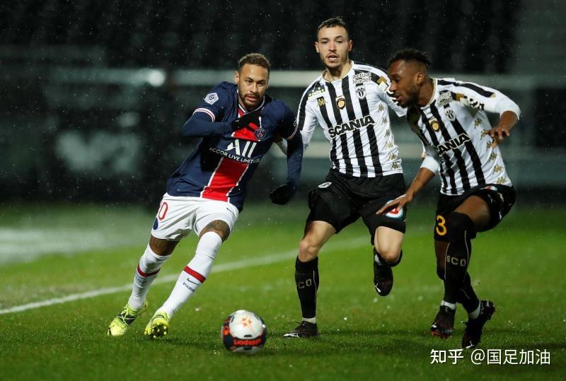 圣埃蒂安客场战平昂热,稳固中游位置的简单介绍 圣埃蒂安客场战平昂热,稳固中游位置的简单介绍