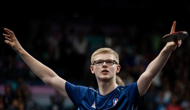 奥地利队横扫法国队,奥恰洛夫点燃赛场的简单介绍 奥地利队横扫法国队,奥恰洛夫点燃赛场的简单介绍