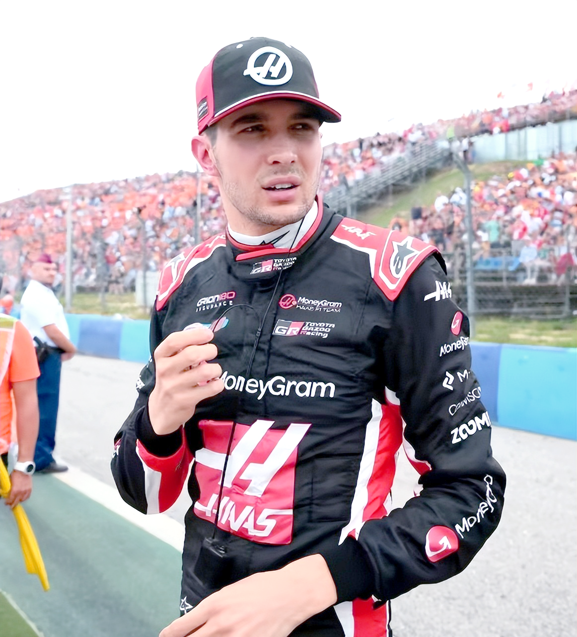 关于哈斯车队鏖战雷诺车队，拉塞尔关键制胜的信息