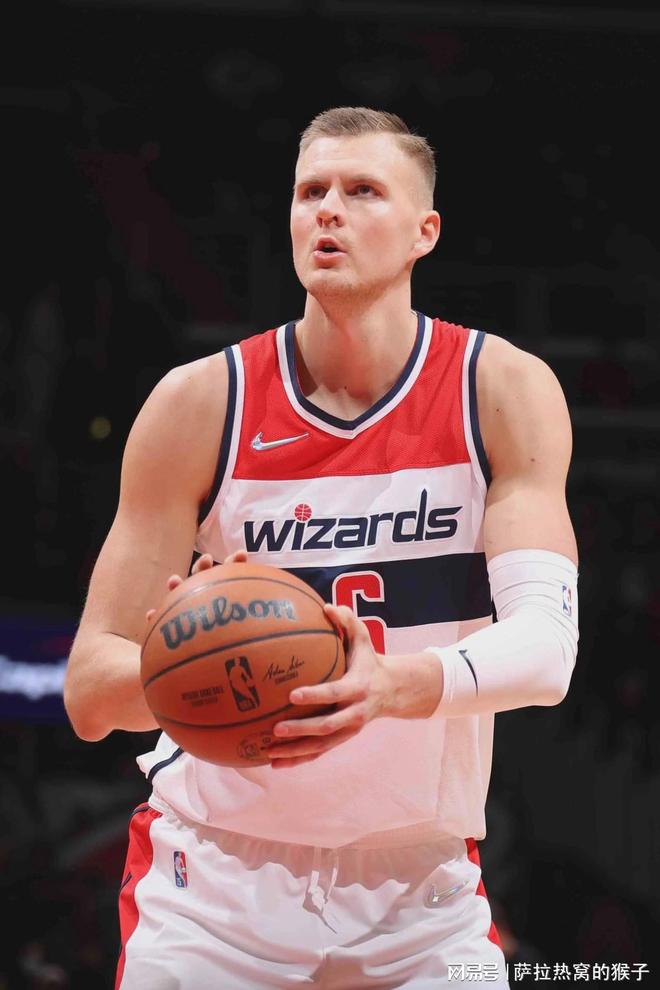 尼克斯翻盘骑士，麦科勒姆高光表现