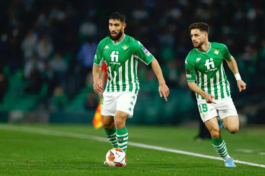 里昂翻盘那不勒斯，门迪带队取胜