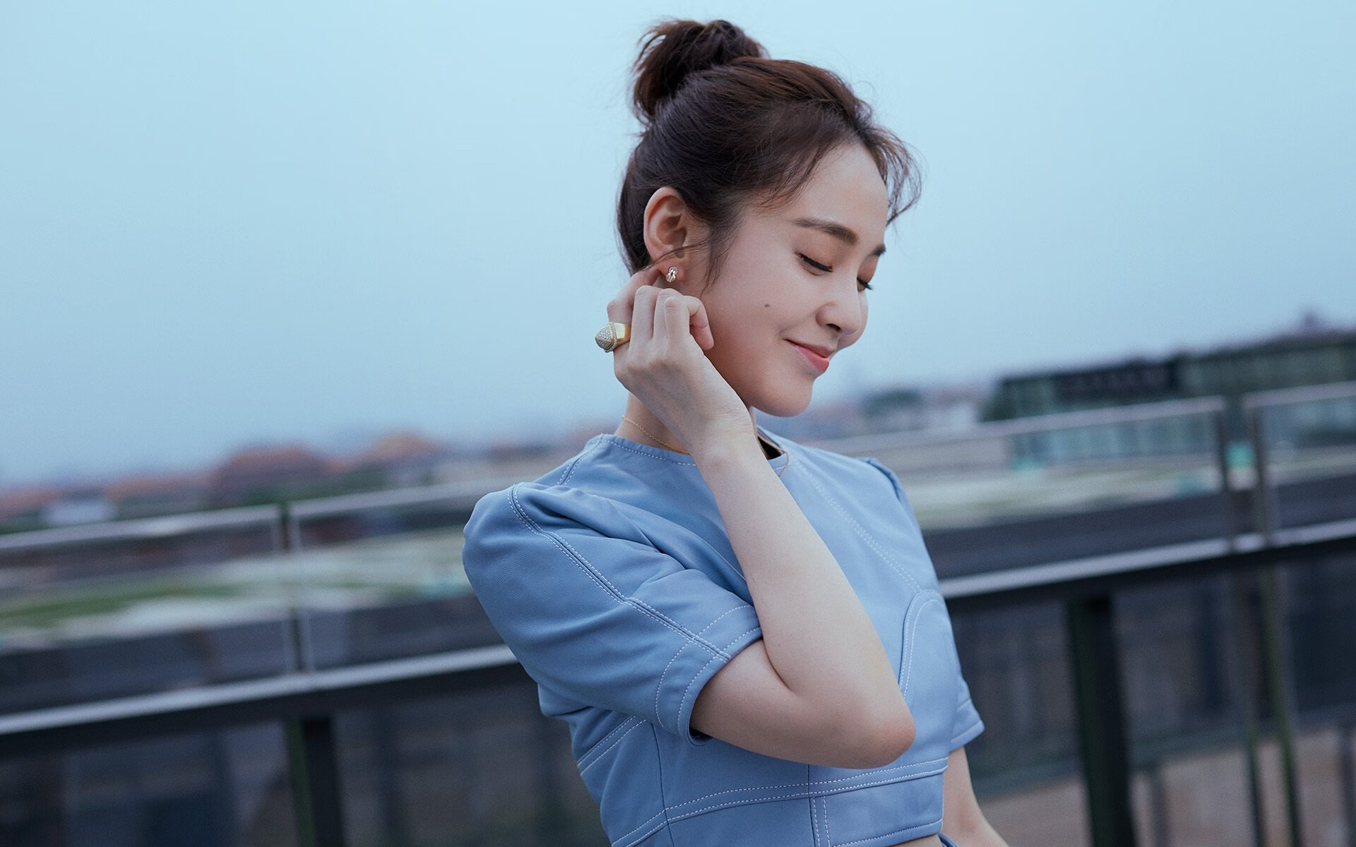 极速与铁壁，F1街道赛的焦灼时刻与篮网封锁山西队的战略交响